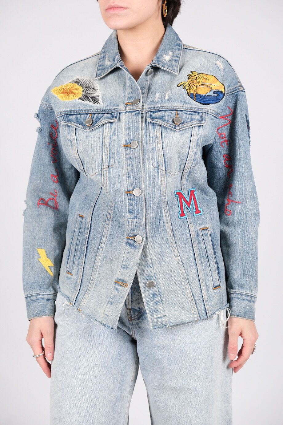 image 1 Джинсовая куртка с вышивками