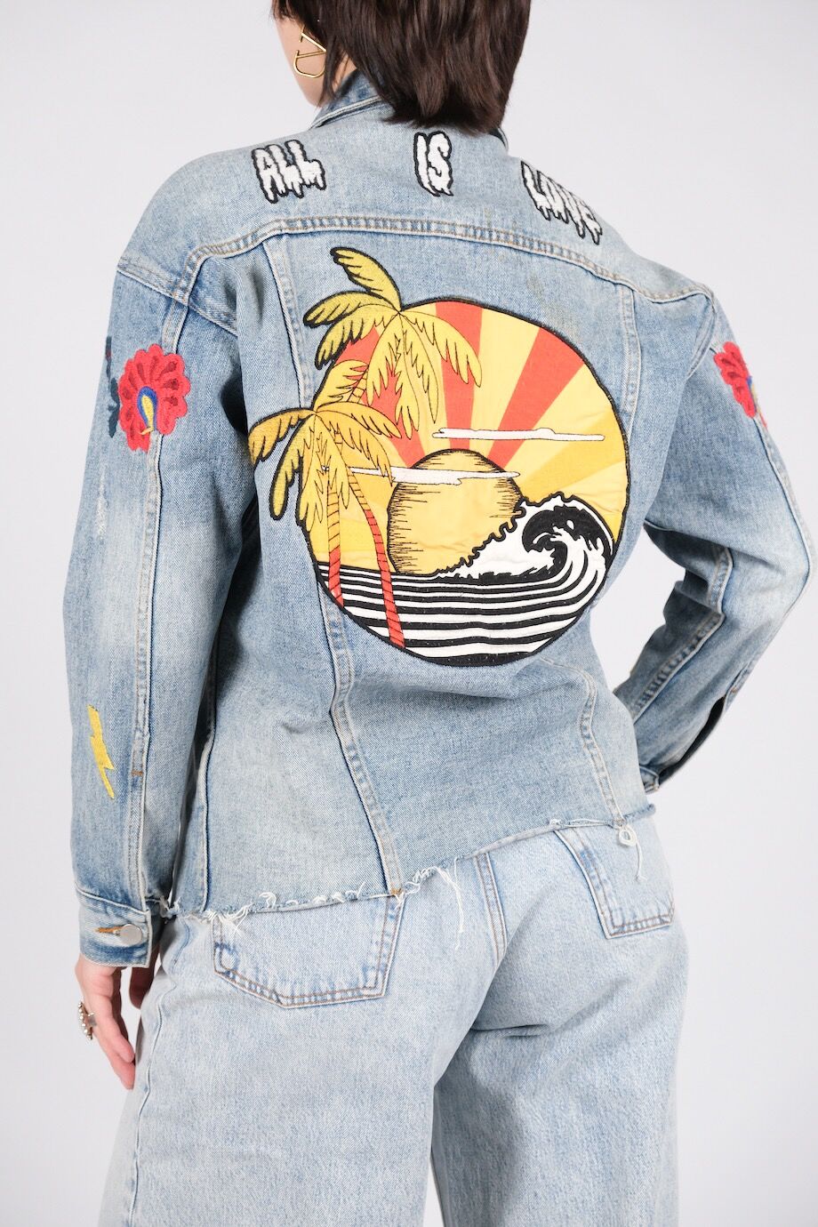 image 3 Джинсовая куртка с вышивками