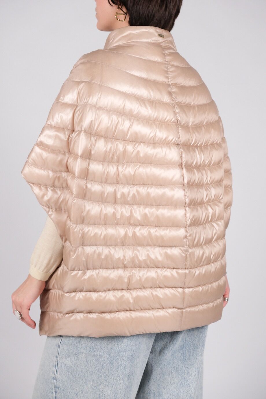 image 3 Жилет бежевого цвета