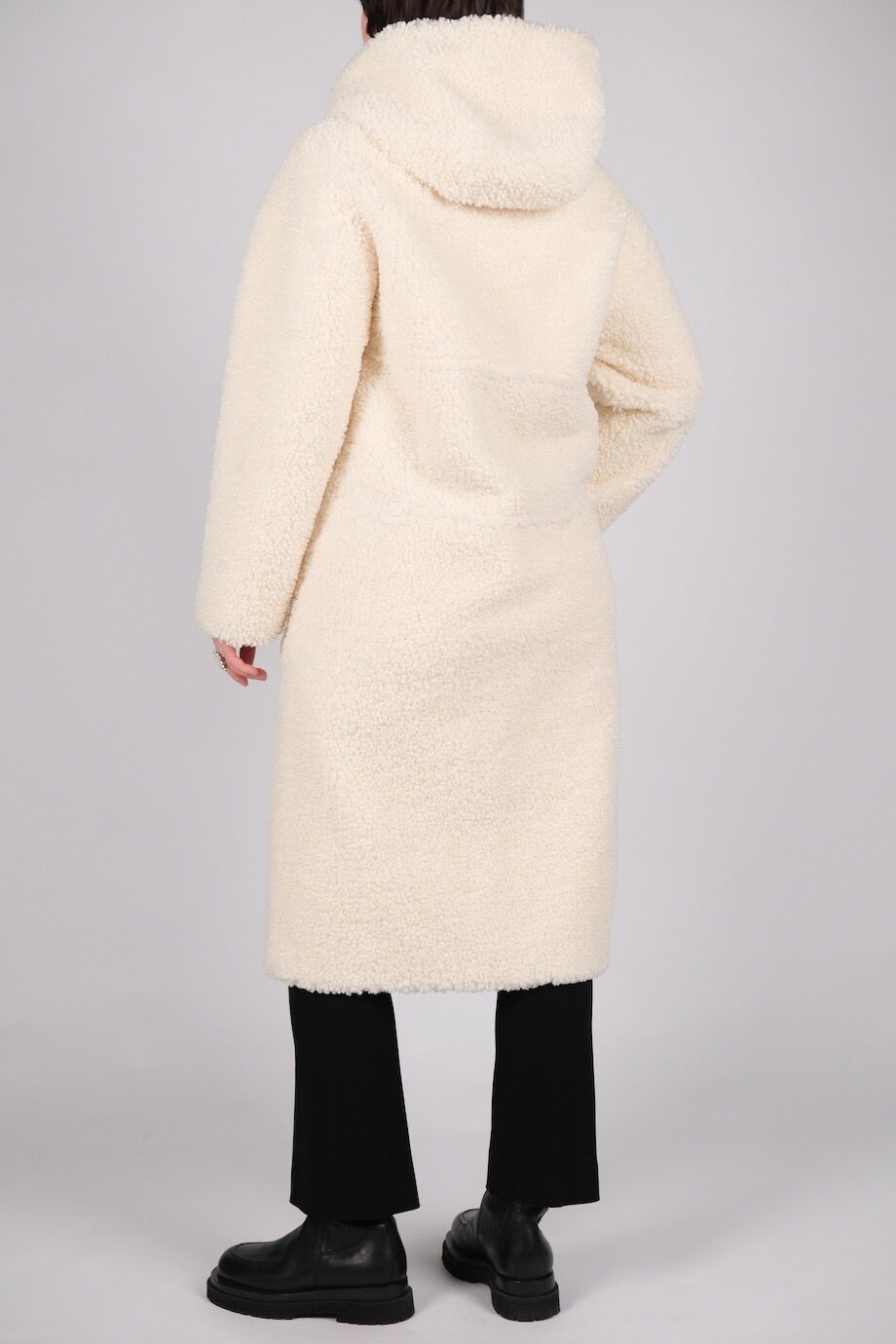 image 3 Шуба белого цвета из искусственного меха