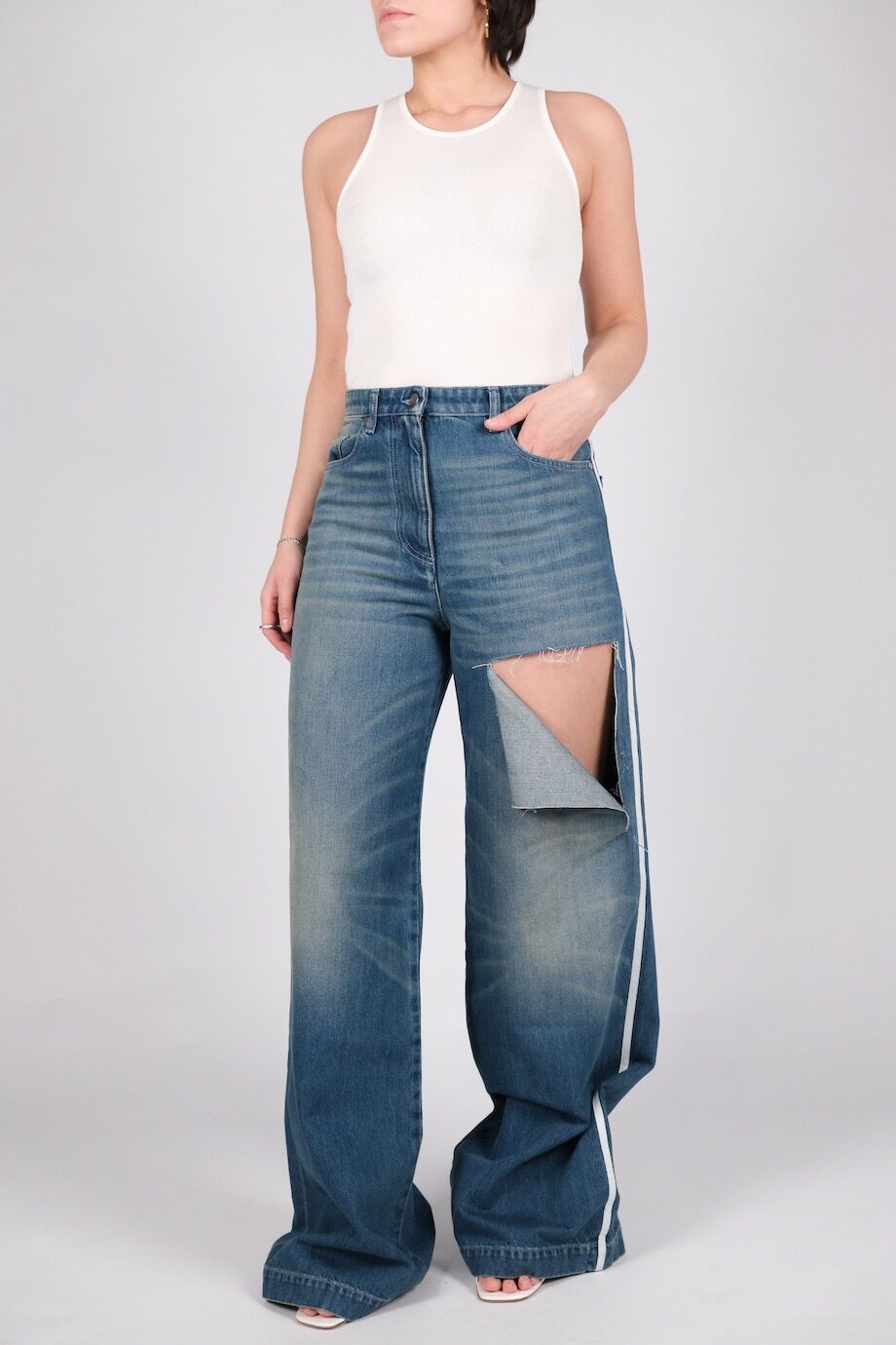 image 1 Джинсы широкого кроя с разрезом