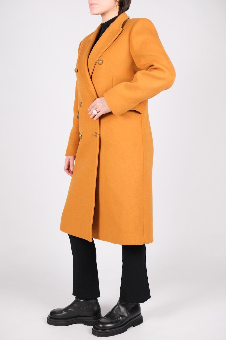 image 2 Пальто двубортное горчичного цвета