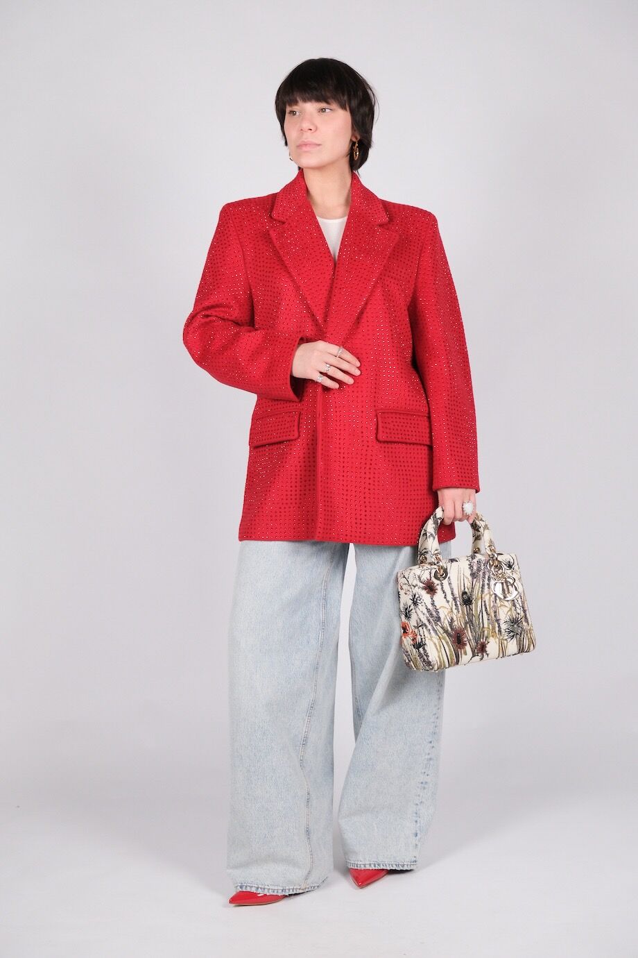 image 1 Пальто-жакет красного цвета с декором из камней