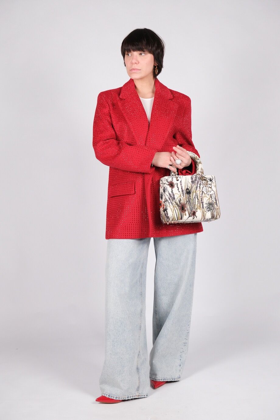 image 4 Пальто-жакет красного цвета с декором из камней