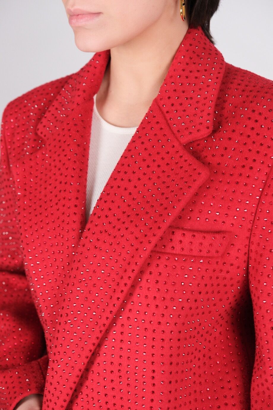 image 8 Пальто-жакет красного цвета с декором из камней