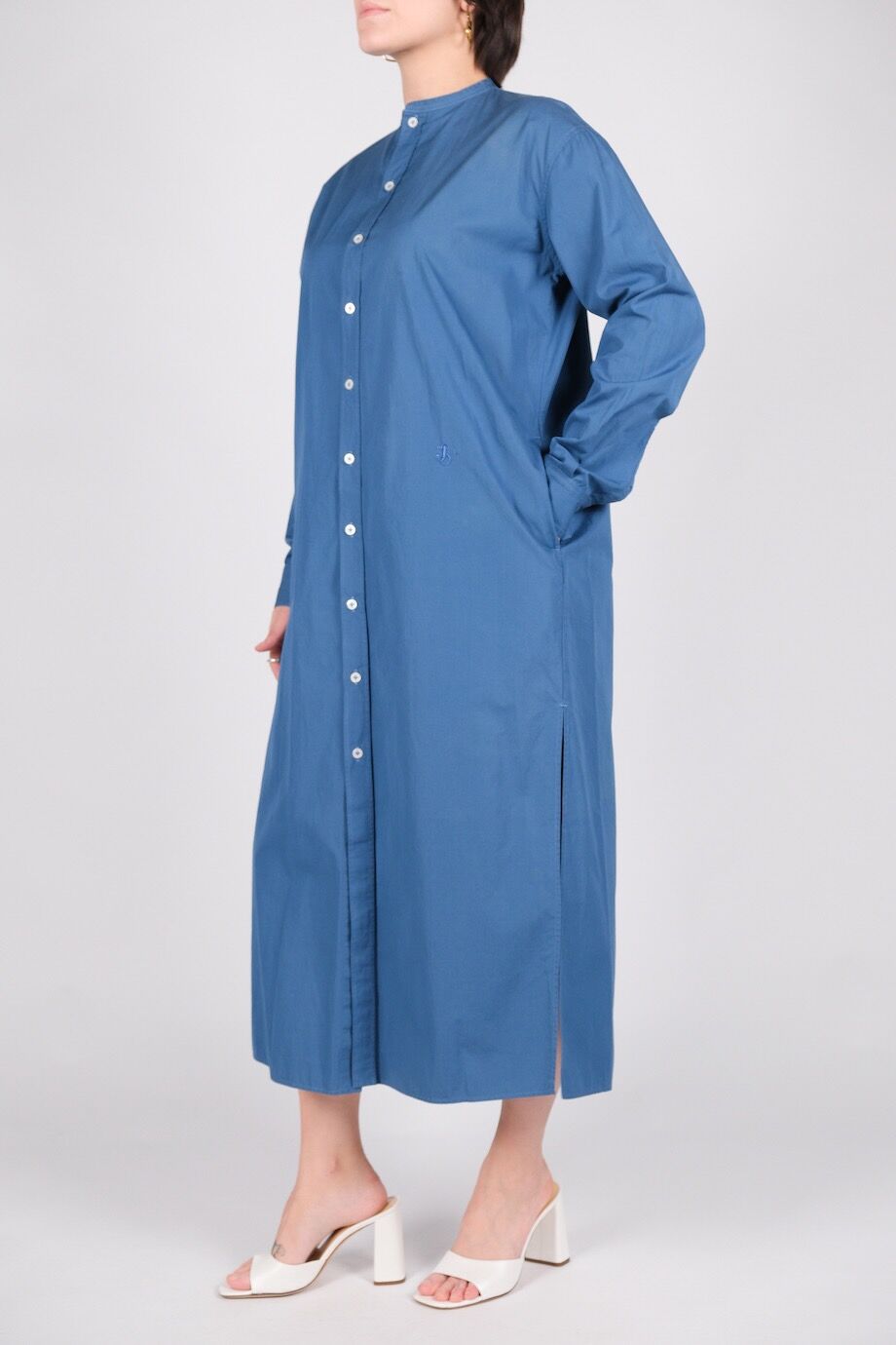 image 2 Платье-рубашка синего цвета с боковыми разрезами