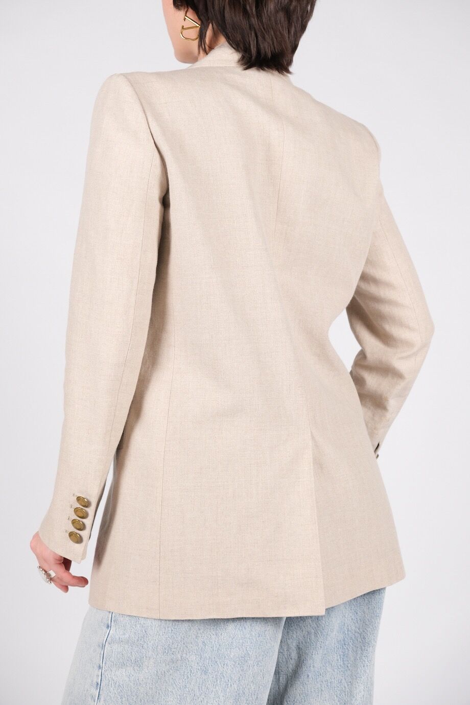 image 3 Льняной двубортный жакет бежевого цвета