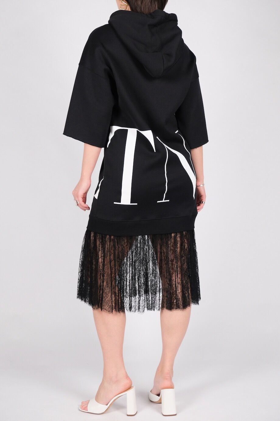 image 3 Платье с капюшоном чёрного цвета с кружевом