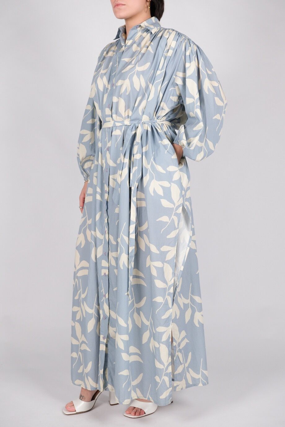 image 2 Платье свободного кроя голубого цвета с белым узором