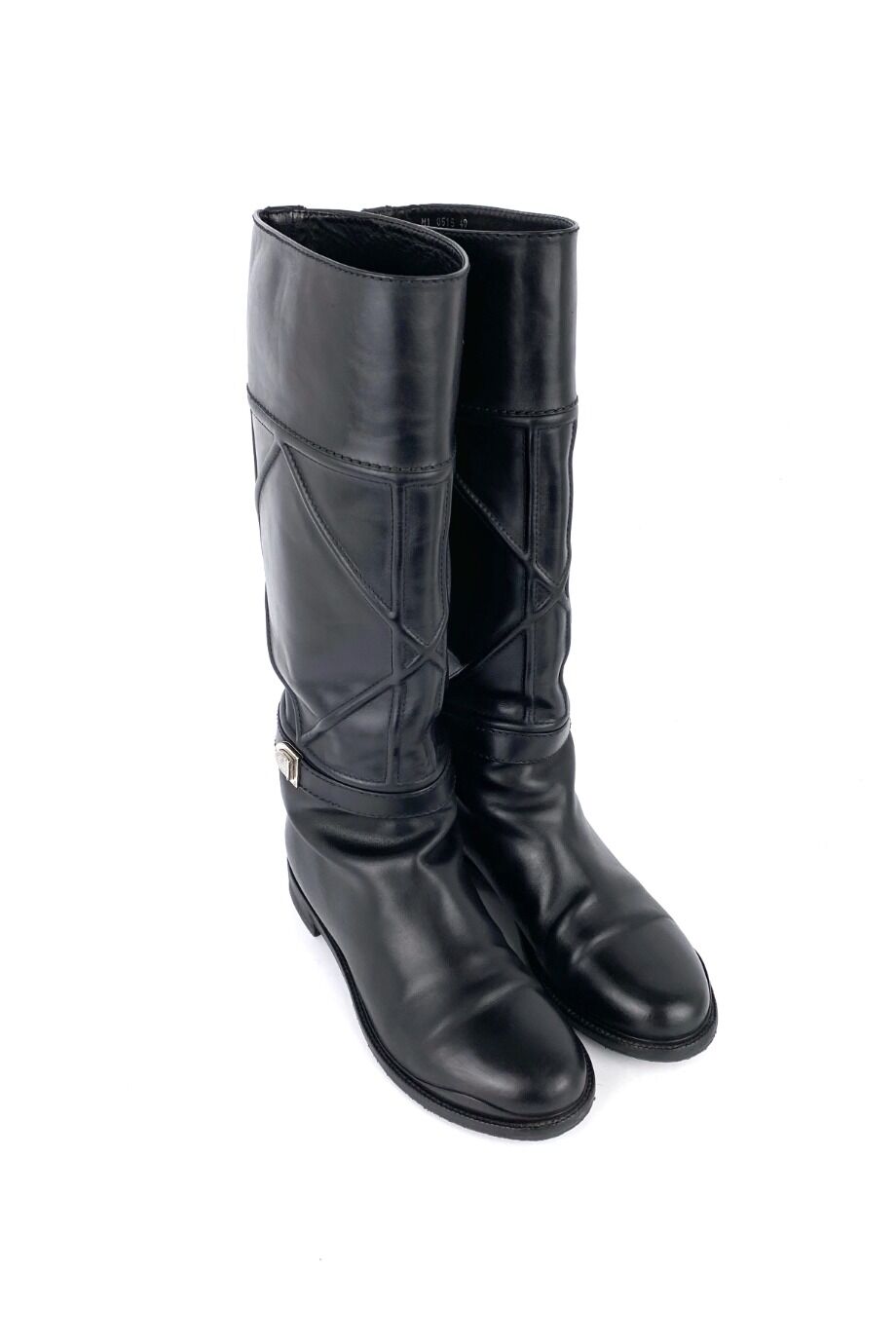 image 1 Сапоги черного цвета с металлической фурнитурой