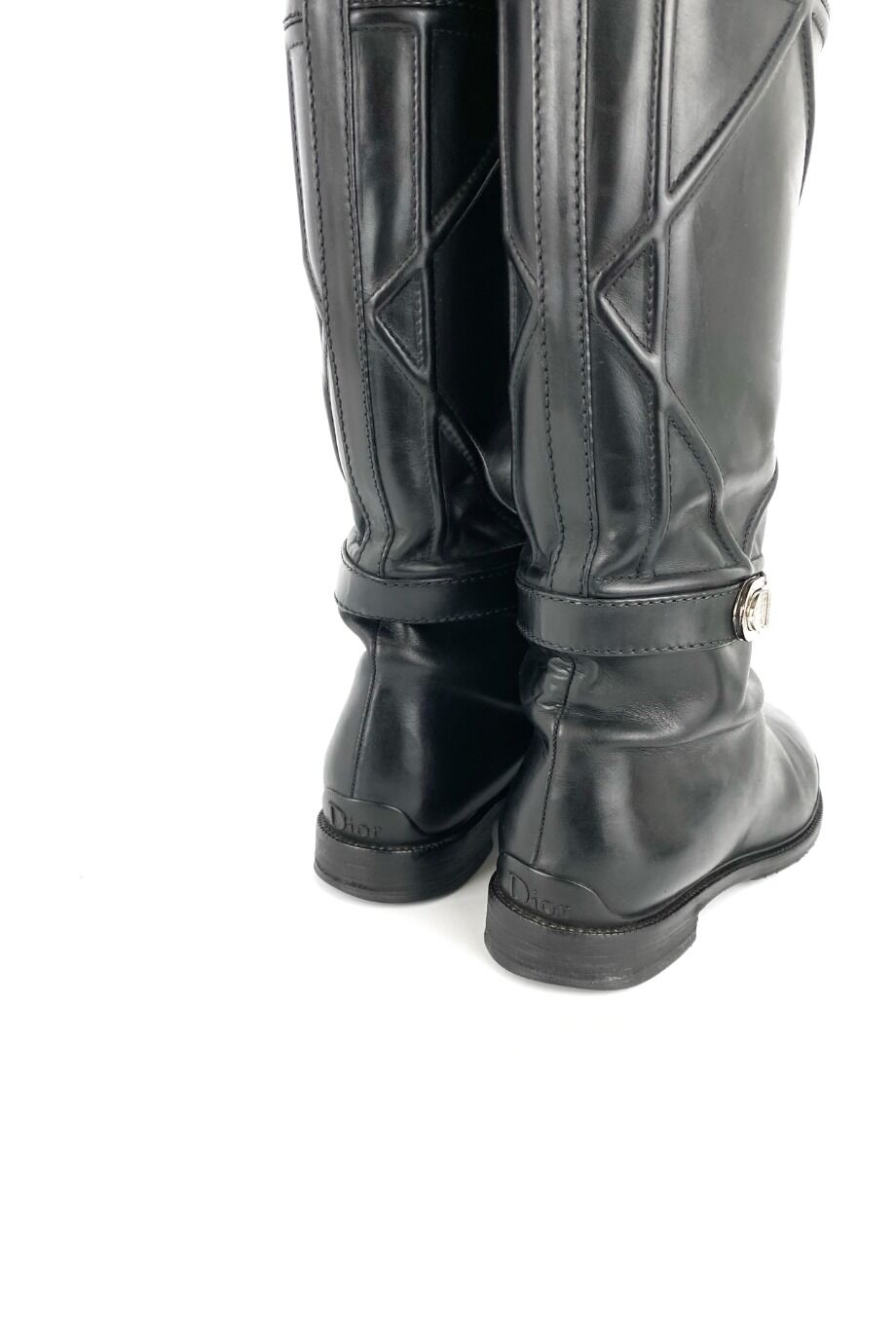 image 4 Сапоги черного цвета с металлической фурнитурой