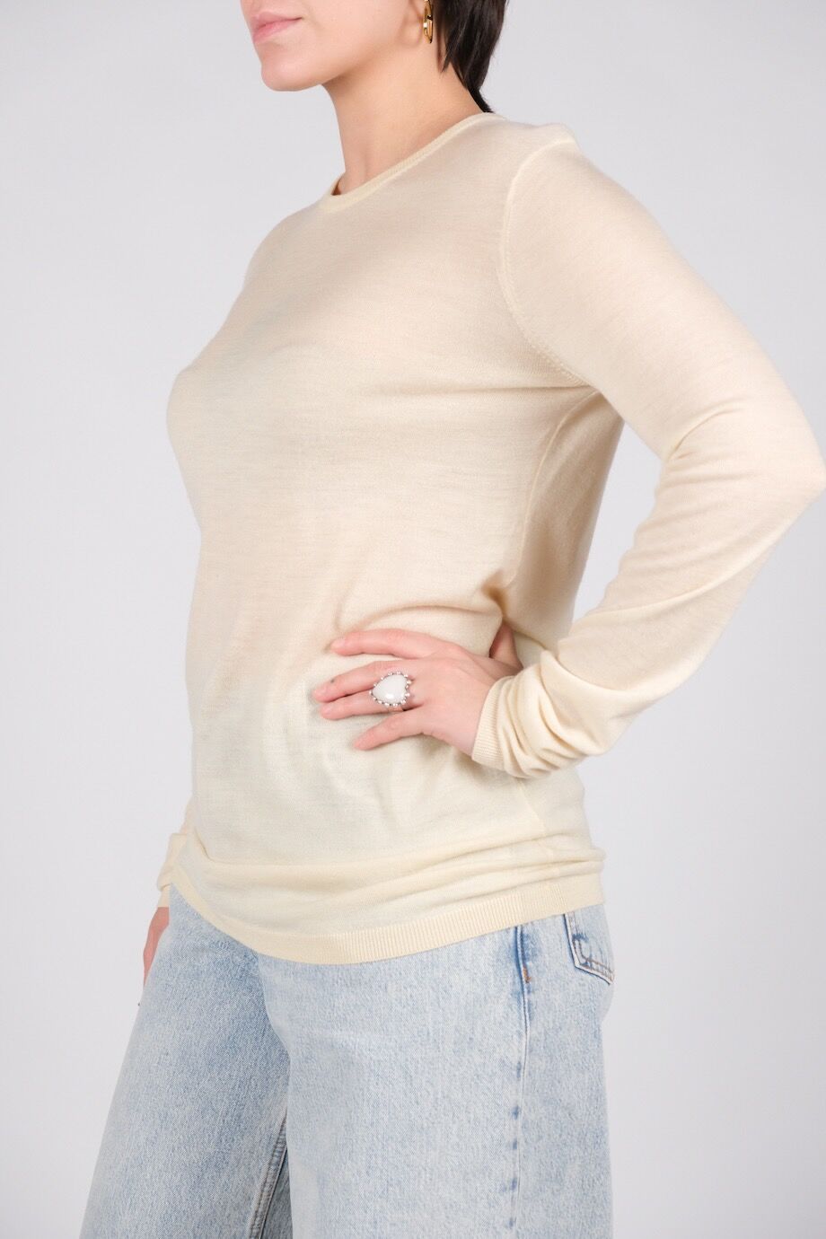 image 2 Джемпер молочного цвета с круглым воротом