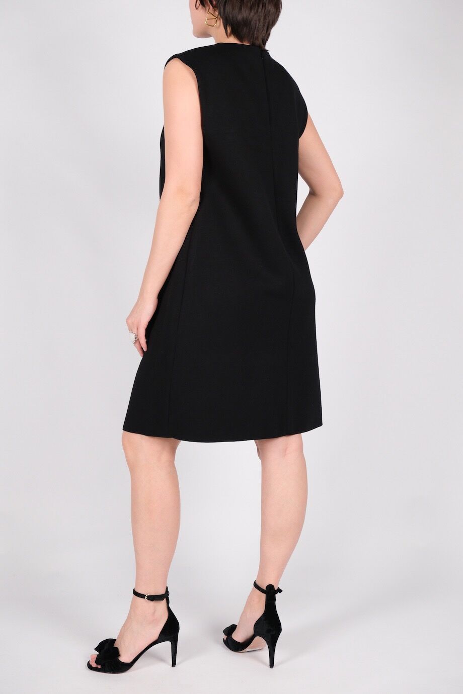 image 3 Платье черного цвета без рукавов с декором из стекляруса