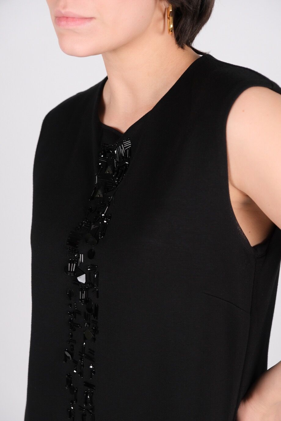 image 4 Платье черного цвета без рукавов с декором из стекляруса