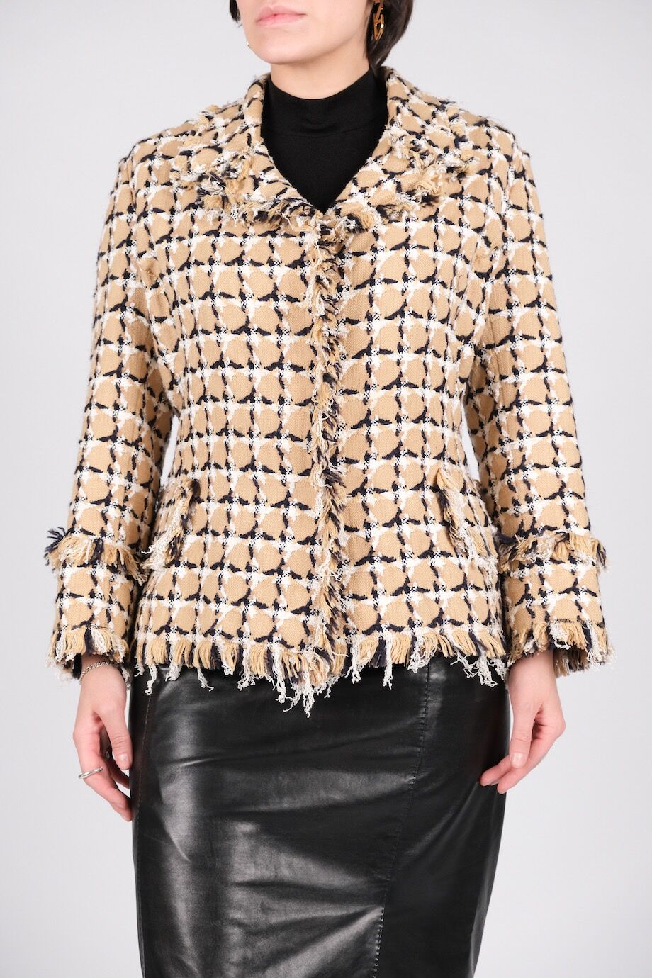 image 1 Жакет из букле бежевого цвета