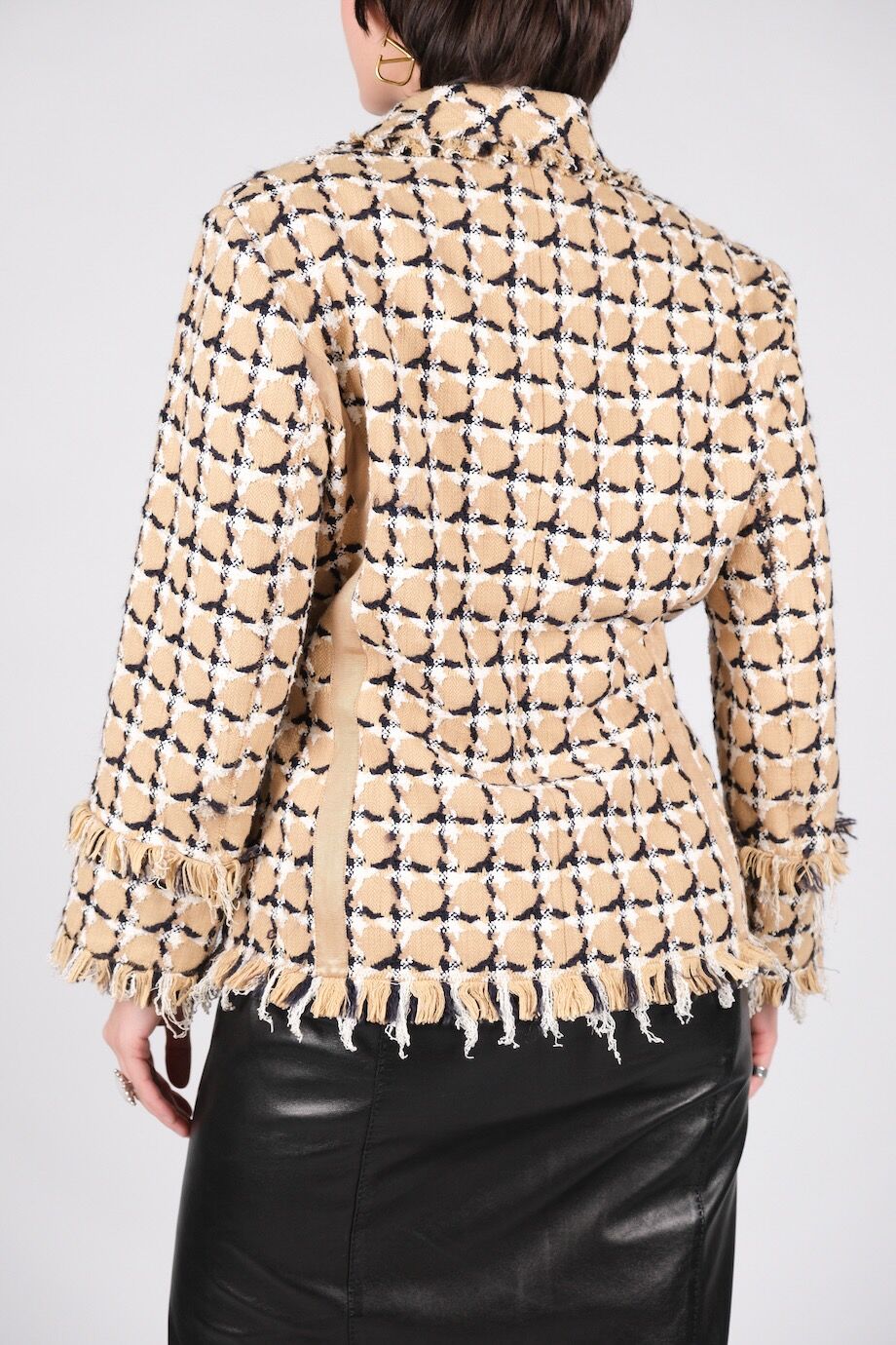 image 4 Жакет из букле бежевого цвета