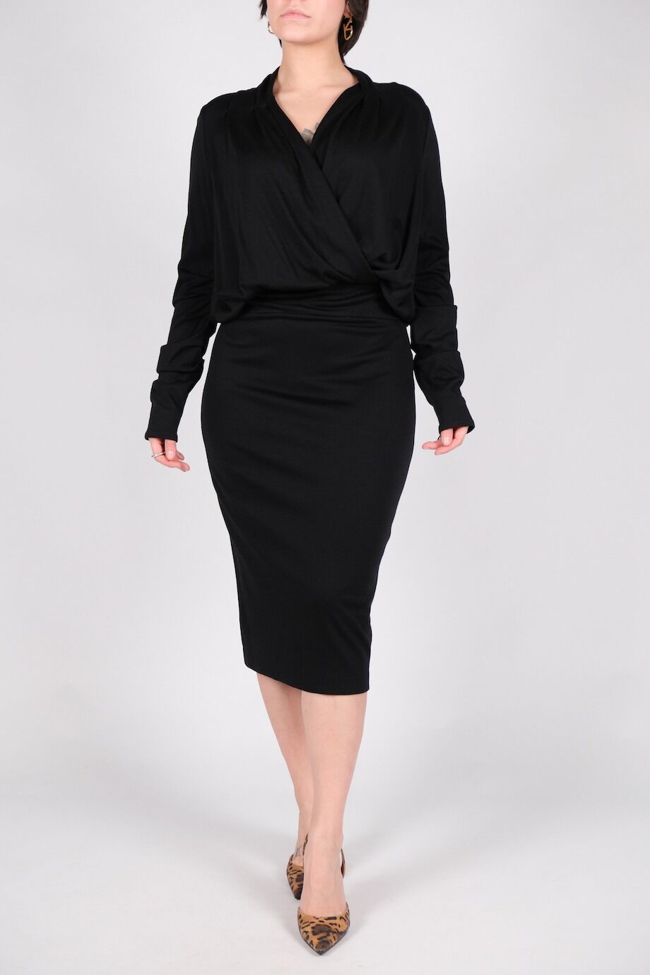 image 1 Платье черного цвета на запах