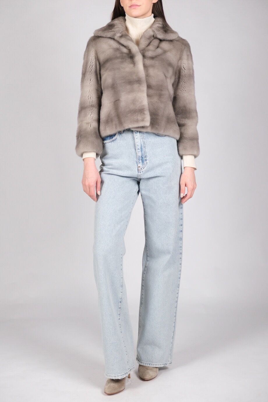 image 1 Полушубок из меха норки серебристого цвета