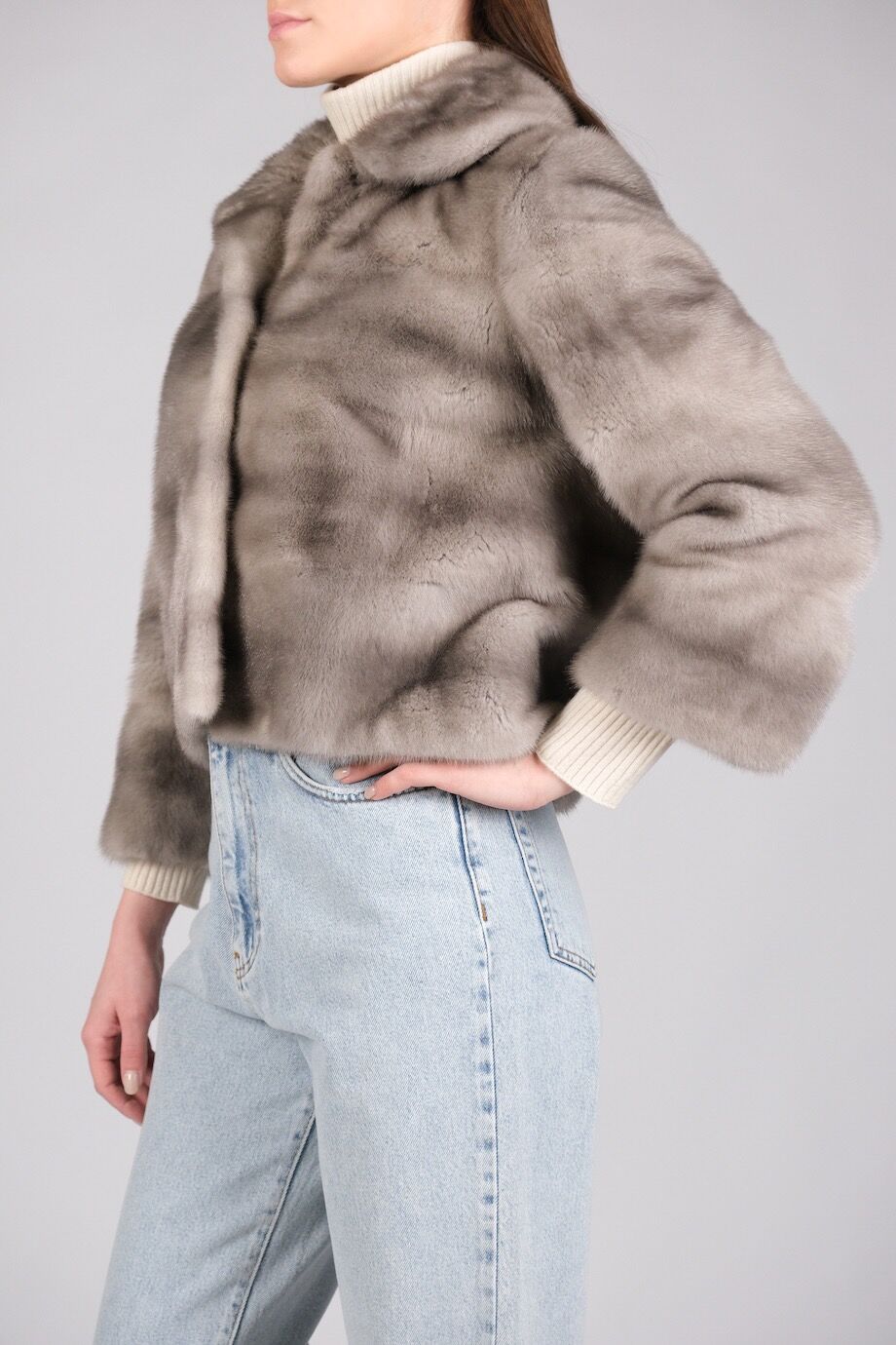 image 3 Полушубок из меха норки серебристого цвета