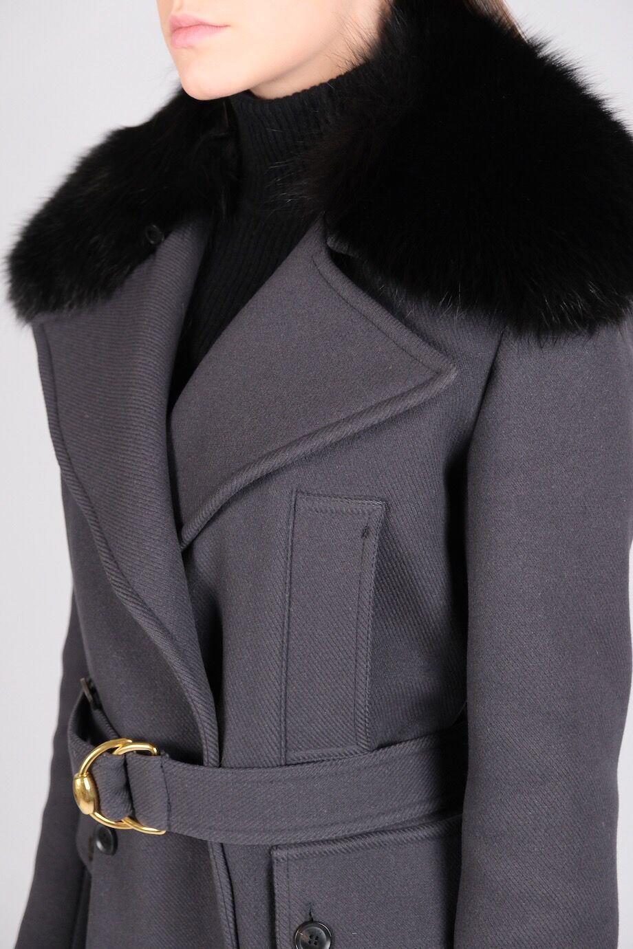 image 4 Укороченное пальто графитового цвета с воротником из меха лисы