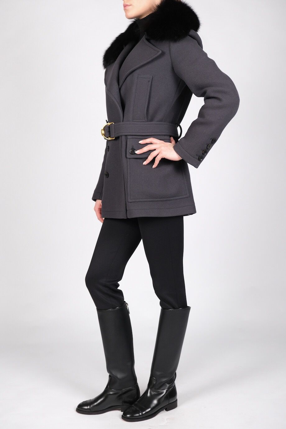 image 2 Укороченное пальто графитового цвета с воротником из меха лисы