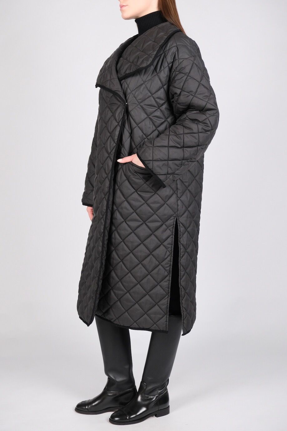 image 2 Стеганное пальто черного цвета