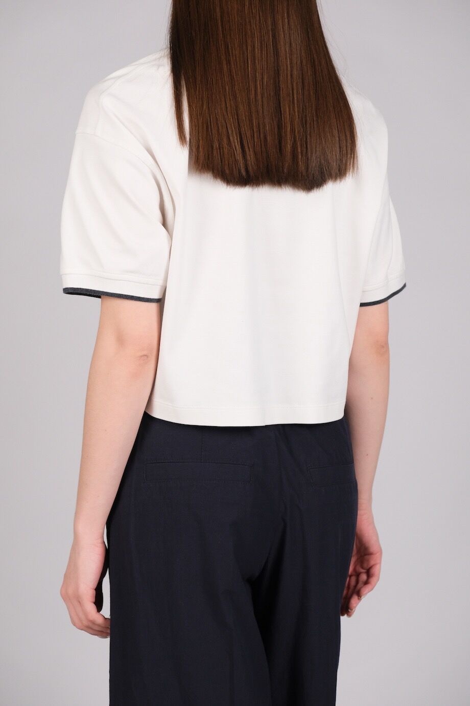 image 3 Поло белого цвета с накладным карманом