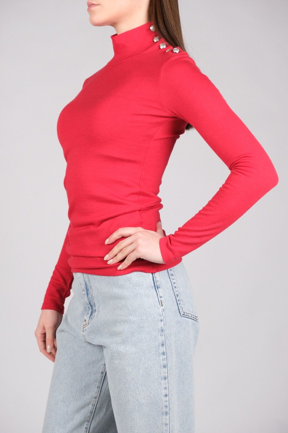 image 2 Джемпер красного цвета с металлическими пуговицами на плече