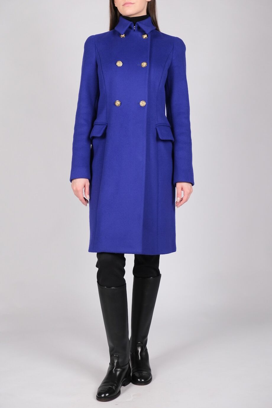 image 1 Пальто фиолетового цвета с золотыми пуговицами