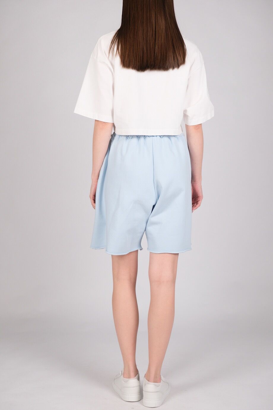 image 3 Футболка белого цвета с надписью на груди