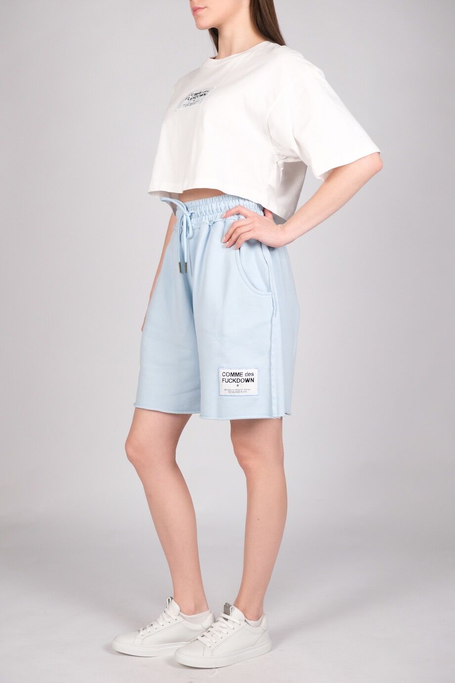 image 2 Футболка белого цвета с надписью на груди