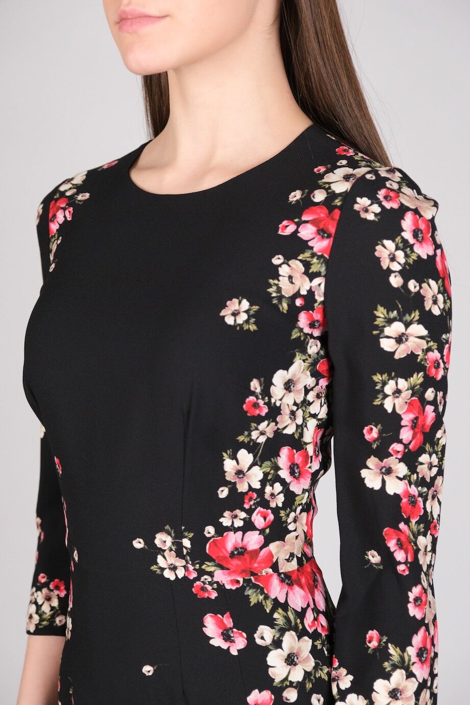 image 4 Платье черного цвета с мелким цветочным принтом по бокам