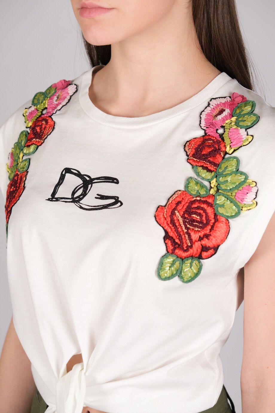 image 3 Топ укороченный белого цвета с вышивкой