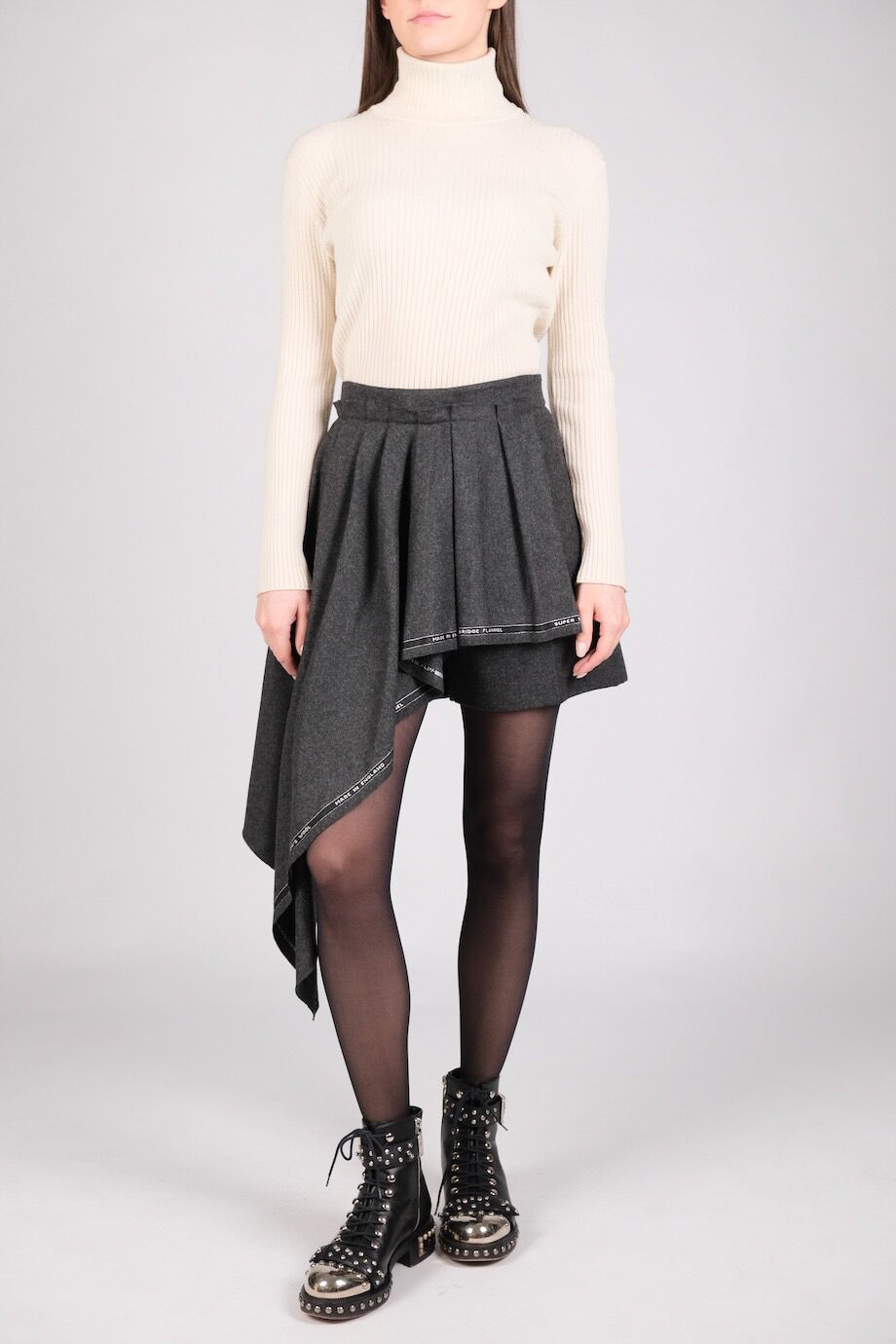 image 1 Юбка-шорты асимметричного кроя серого цвета