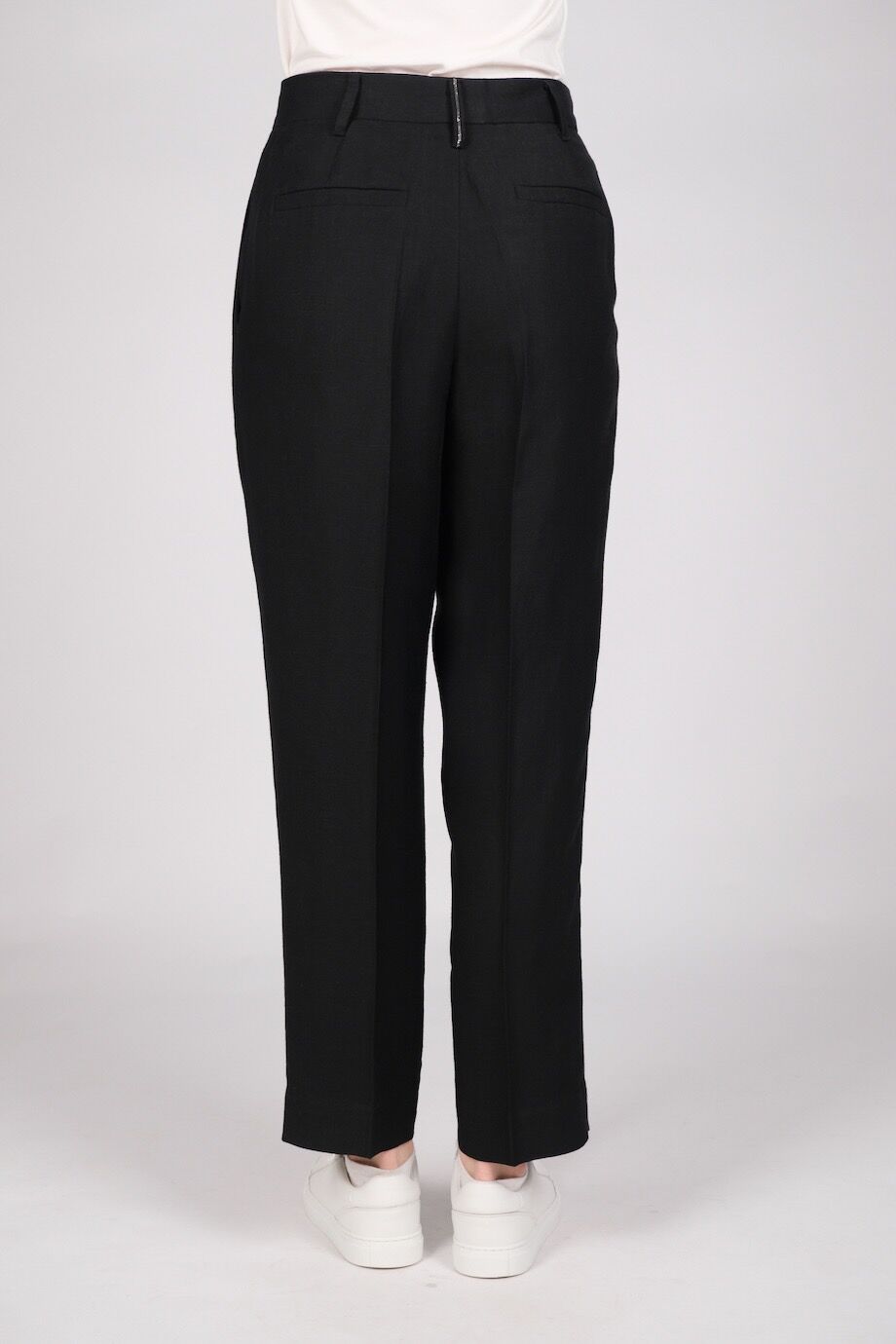 image 4 Брюки черного цвета с защипами
