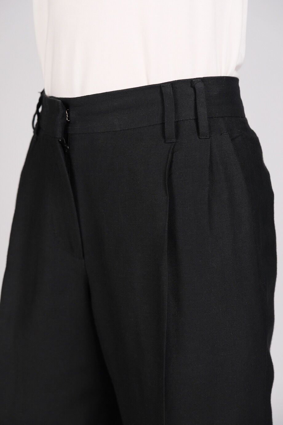 image 5 Брюки черного цвета с защипами