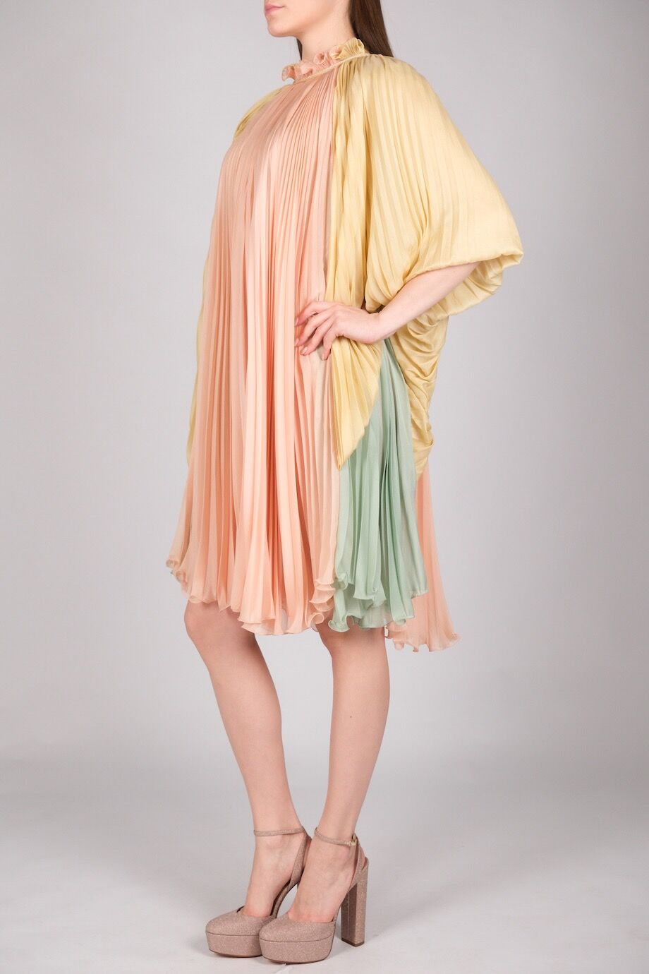 image 2 Плиссированное платье персикового цвета с градиентом