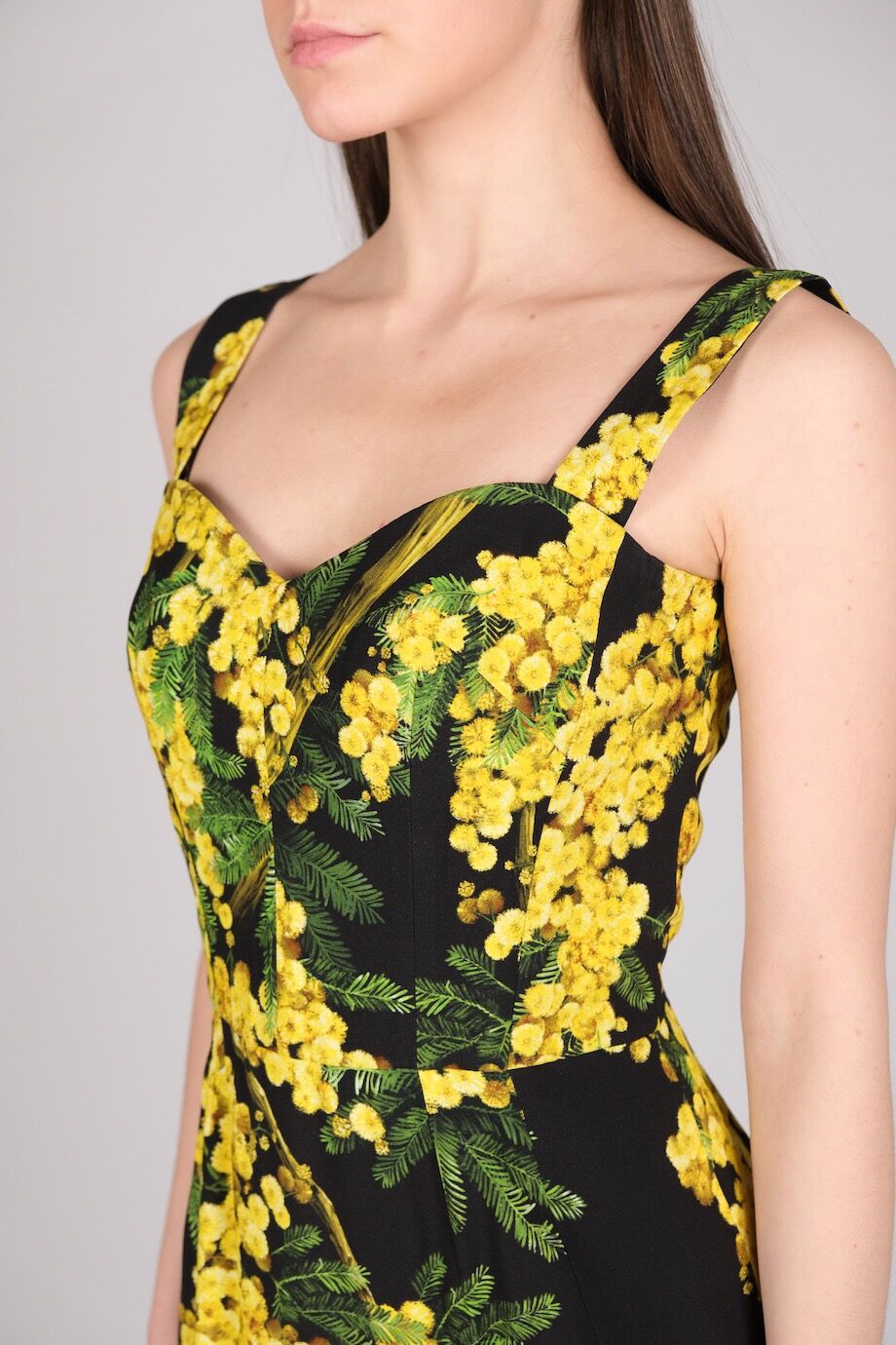 image 4 Платье черного цвета с мимозами