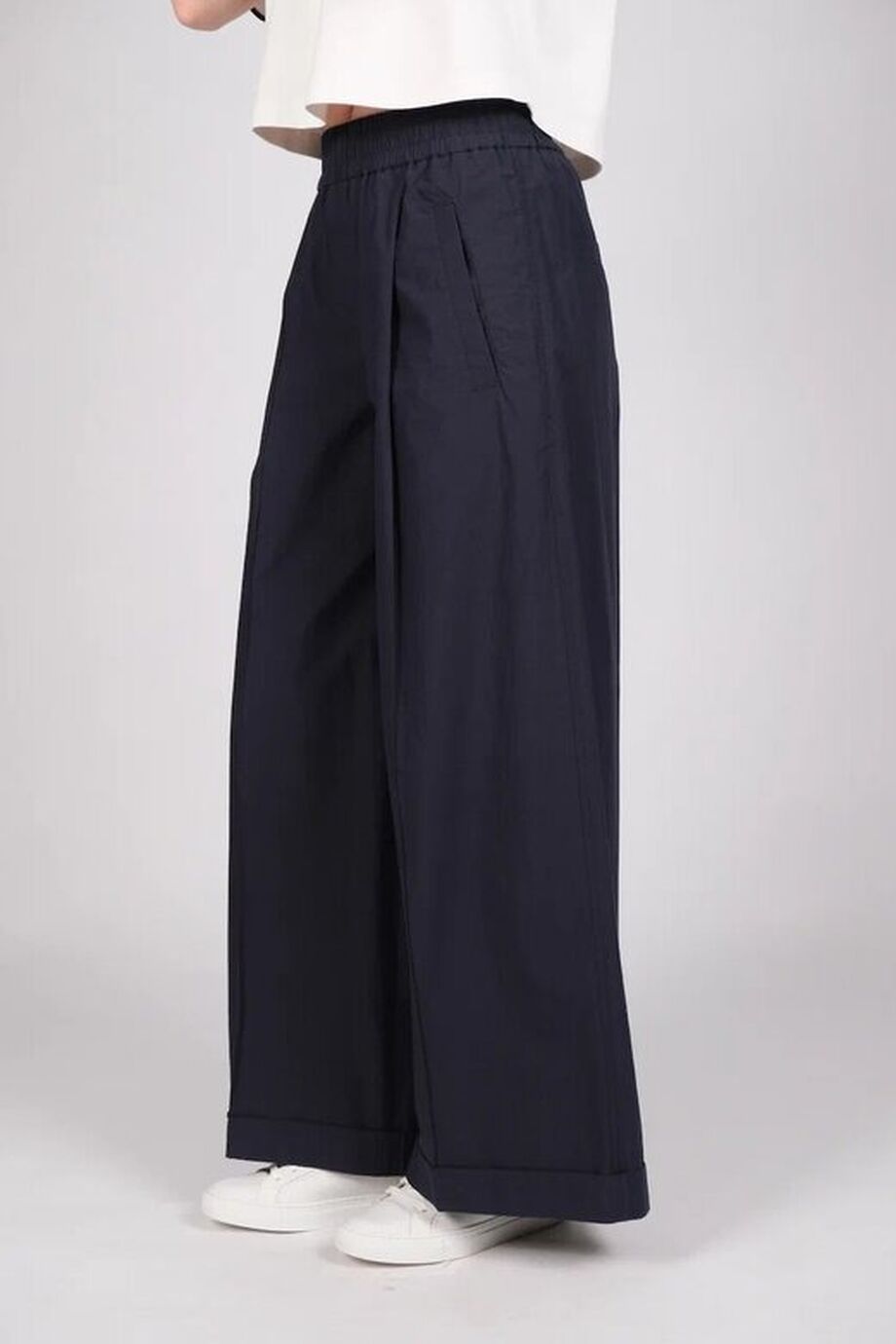 image 3 Брюки темно-синего цвета широкого кроя на резинке