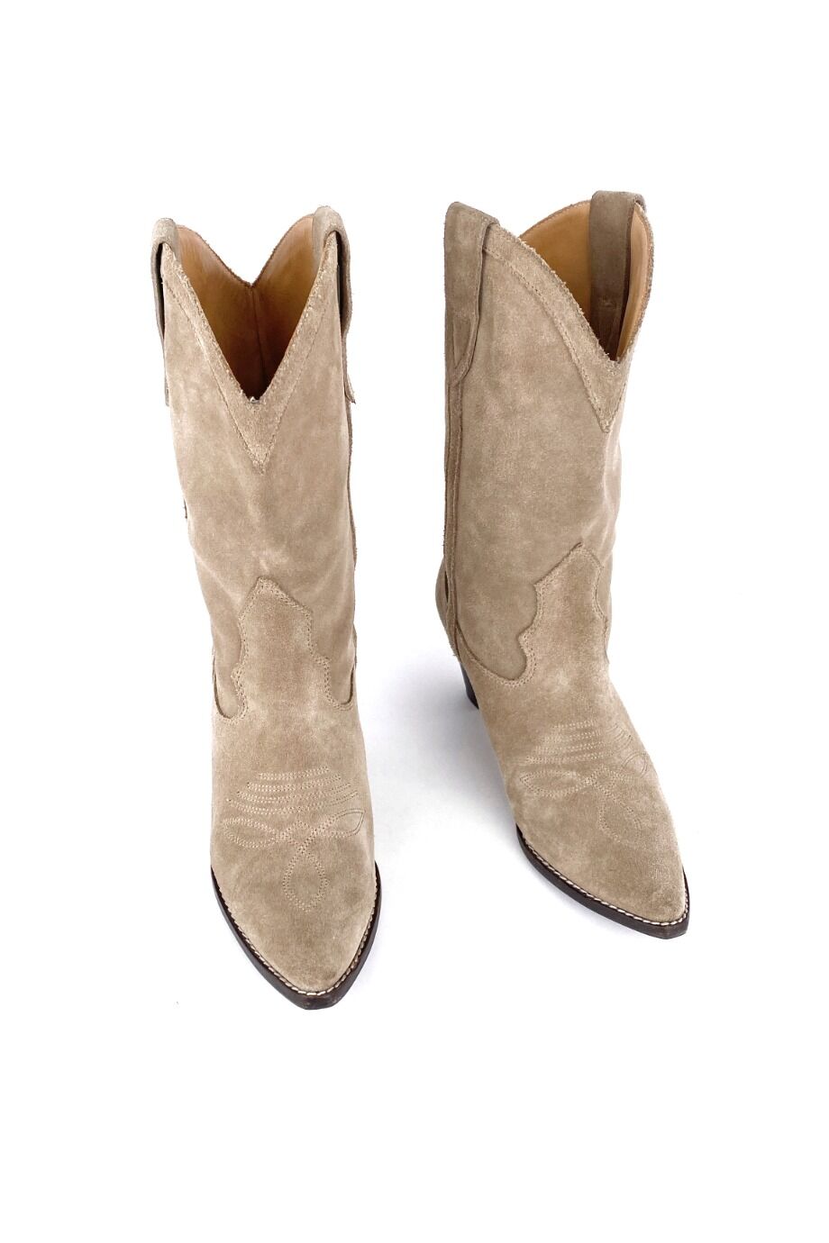 image 2 Замшевые казаки бежевого цвета на небольшом каблуке