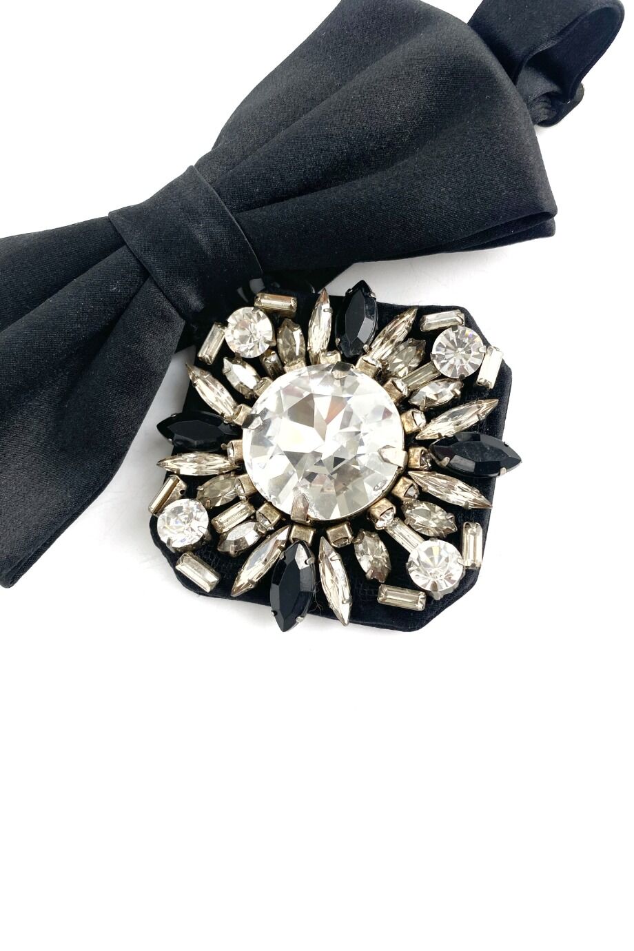 image 2 Бабочка черного цвета с с подвеской расшитой камнями