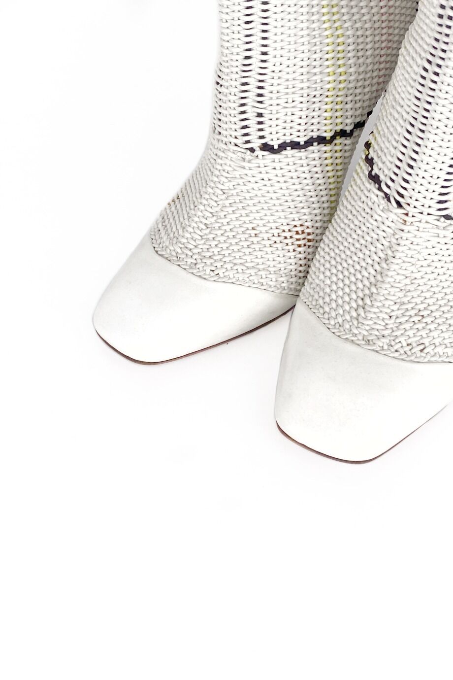 image 4 Плетеные ботильоны молочного цвета