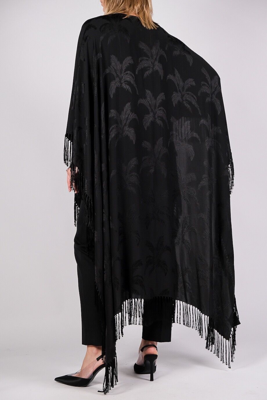 image 3 Пончо черного цвета с бахромой