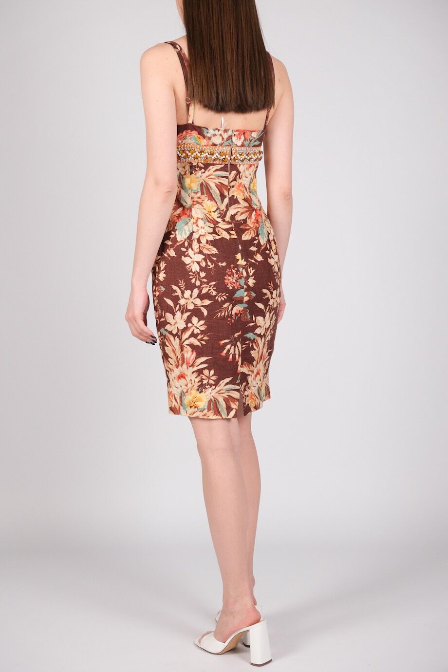 image 3 Льняное платье коричневого цвета в цветы с декором из камней