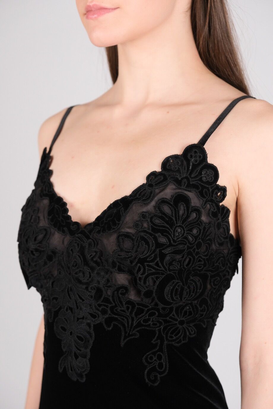 image 3 Бархатное платье черного цвета с кружевом