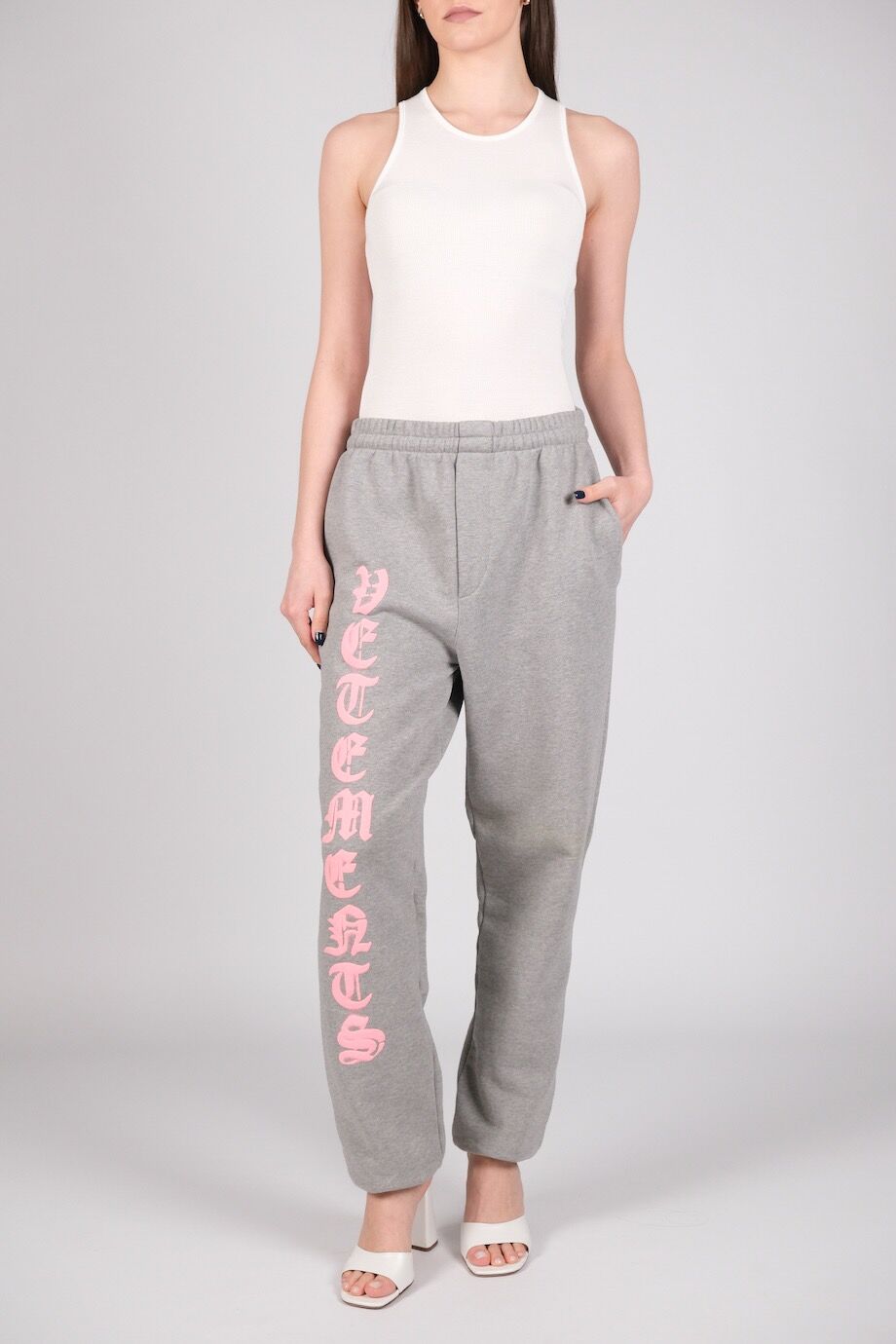 image 1 Спортивные брюки серого цвета