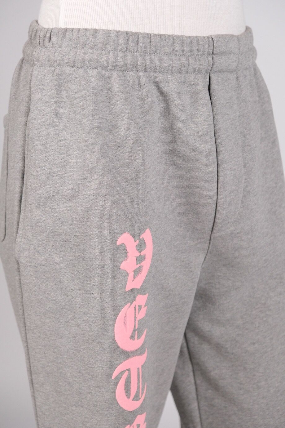 image 5 Спортивные брюки серого цвета