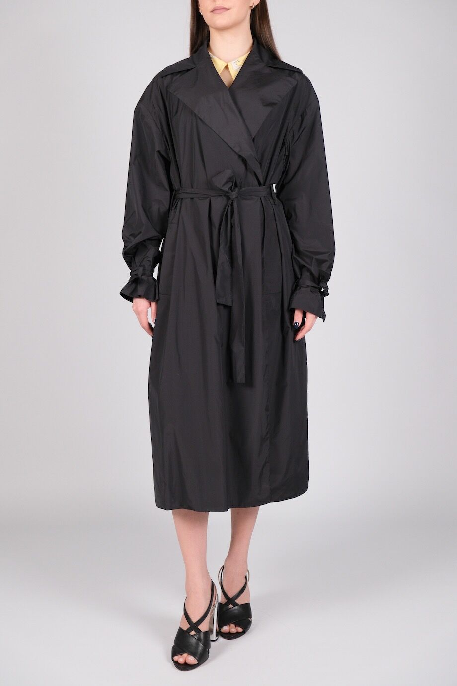 image 3 Плащ черного цвета