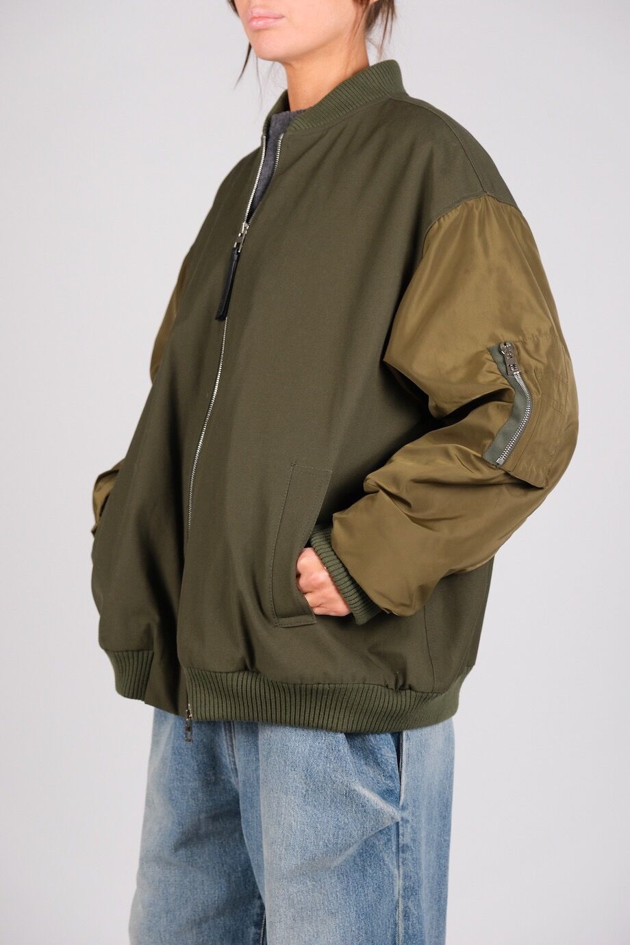 image 4 Бомбер цвета хаки комбинированный