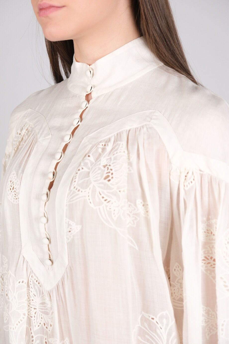 image 4 Платье молочного цвета с перфорацией и цветочным принтом